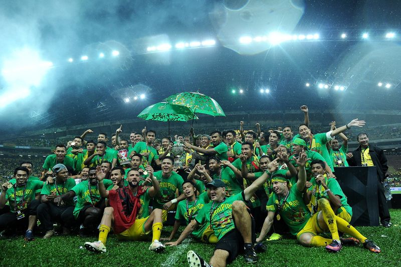 Kedah players celebrating their Malaysia Cup success after beating Selangor in the final at the Shah Alam Stadium October 30, 2016. u00e2u20acu201d Bernama pic 