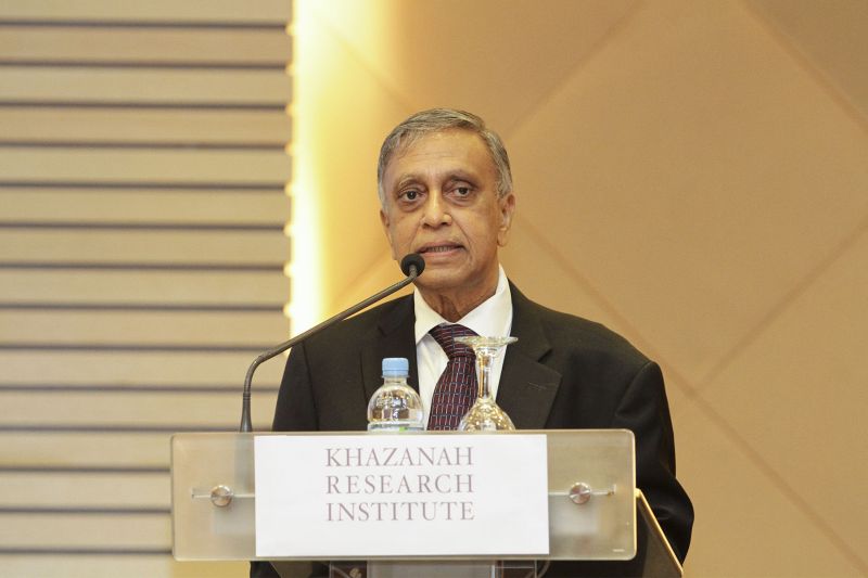 Tan Sri Nor Mohamed Yakcop speaks at the launch of Khazanah Research Instituteu00e2u20acu2122s new publication u00e2u20acu02dcClimbing the Ladder: Socio-Economic in Malaysiau00e2u20acu2122 in Kuala Lumpur, October 28,2016. u00e2u20acu2022 Picture by Yusof Mat Isa