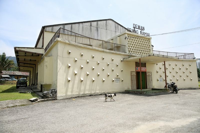 Part of the Sungai Buloh settlement's community hall will be extended for the story museum. ― Picture by Saw Siow Feng