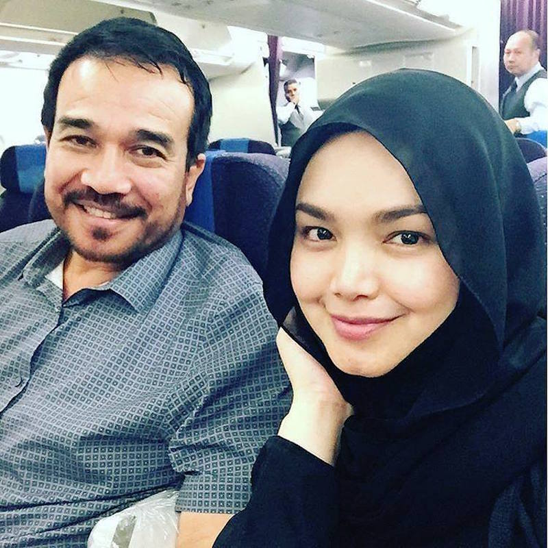 Malaysian singing queen Datuk Siti Nurhaliza and her husband Datuk Seri Khalid Mohamad Jiwa. u00e2u20acu201d Picture via Facebook 
