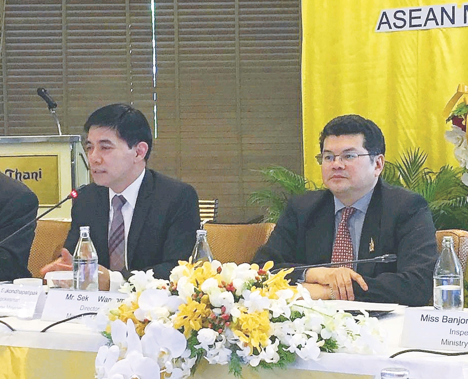Sek (right) and Werachon addressed the 23-member delegation from Asean countries.