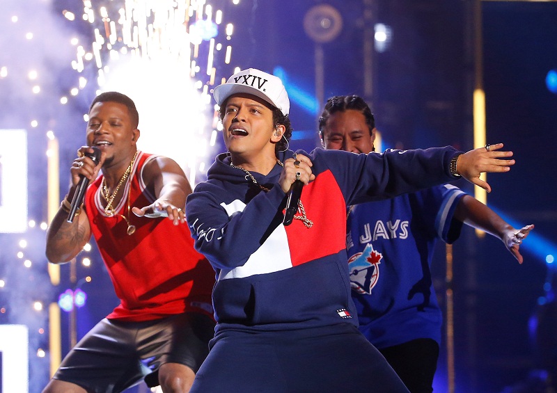 Bruno Mars performs on stage at the 2016 MTV Europe Music Awards at the Ahoy Arena in Rotterdam, Netherlands November 7, 2016. u00e2u20acu201d Reuters pic