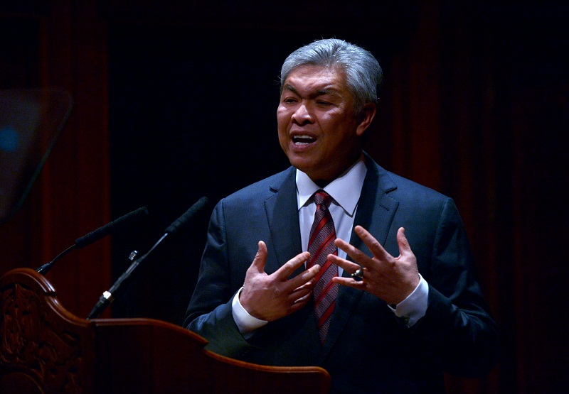 Deputy Prime Minister Datuk Seri Dr Ahmad Zahid Hamidi delivers his keynote address entitled u00e2u20acu02dcDe-Rooting Radicalism and Extremismu00e2u20acu2122 at the Oxford Centre for Islamic Studies in Oxford November 10, 2016. u00e2u20acu201d Bernama pic