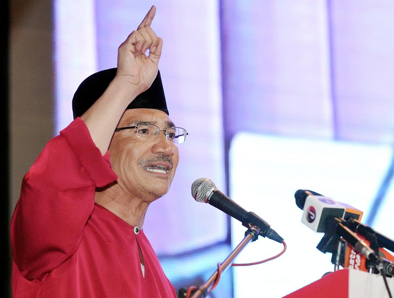 Umno Vice-President Datuk Seri Hishammuddin Hussein delivers his speech during the opening of the Johor Umno Convention 2016 in Johor Baru. Picture released November 11, 2016. u00e2u20acu201d Bernama pic