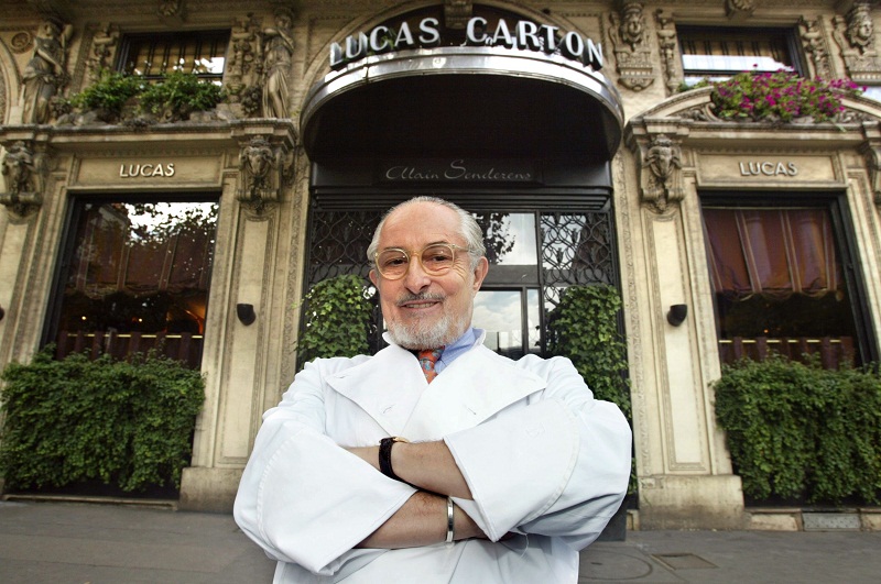 French chef Alain Senderens in front of Lucas Carton, September 2002. u00e2u20acu201d AFP pic
