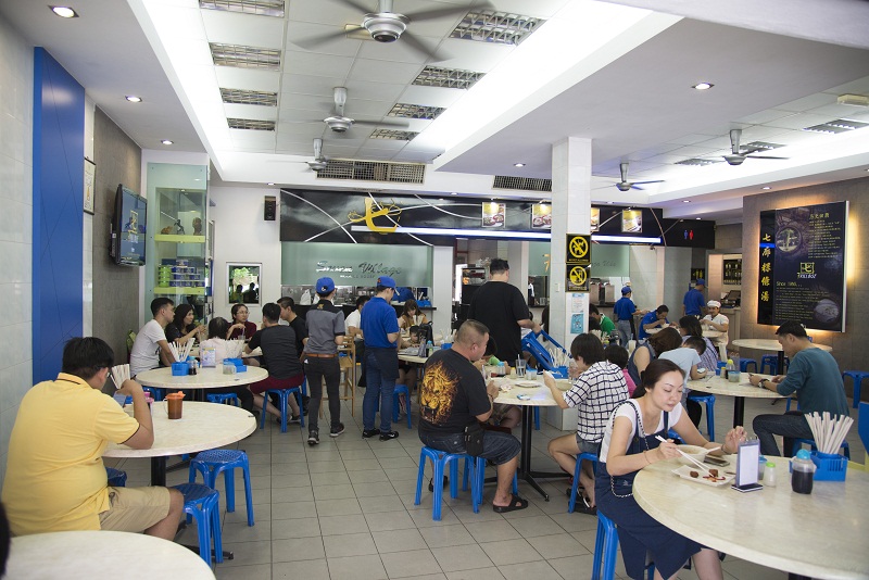 The humble koay teow th’ng restaurant now offers clean, comfortable dining experience in air-conditioned restaurants.