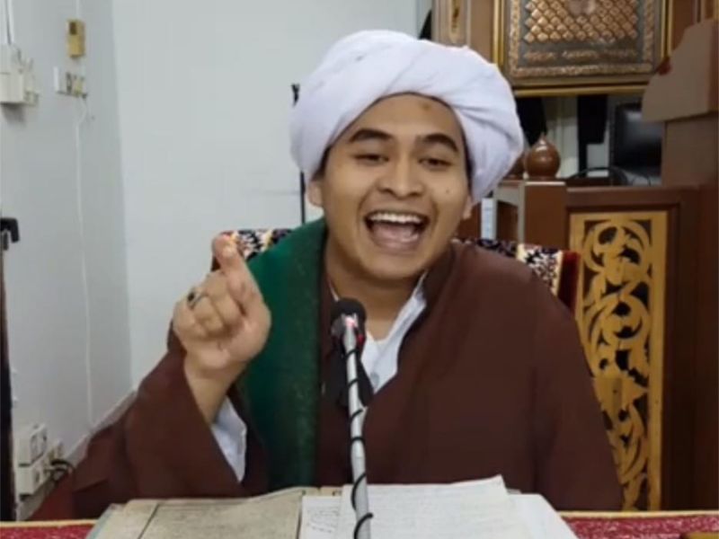 Ustaz Ahmad Faiz Hafizuddin Rosli, pemenang program realiti Pencetus Ummah, mengaku tidak bersalah atas pertuduhan mencederakan seorang wanita. u00e2u20acu201d Foto ihsan Facebook/Ustaz PU Faiz Al-Idrus  
