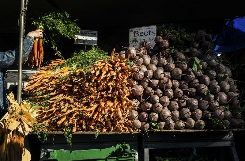 Beets and carrots at the Grand Army Plaza farmer’s market on a Saturday morning in Brooklyn, October 15, 2016.