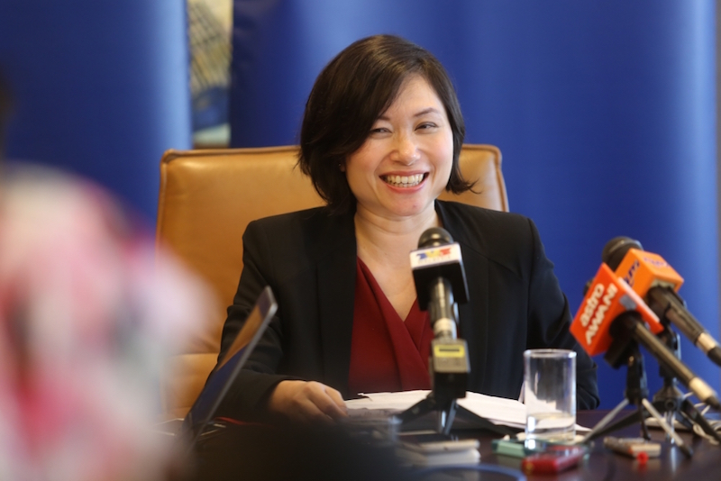 Julia Goh, economist for UOB Malaysia on '2017 Economic Outlook for Malaysia' at Menara UOB, Kuala Lumpur, Npvember 10, 2016. u00e2u20acu201du00c2u00a0Picture by Saw Siow Fengnn