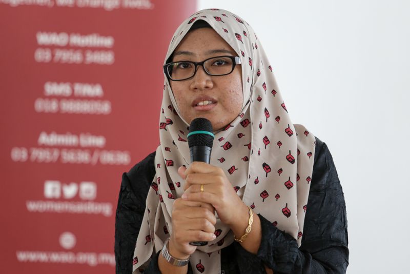 Noorfadilla Ahmad Saikin speaks at a forum on pregnancy discrimination in Kuala Lumpur, November 30, 2016. u00e2u20acu2022 Picture by Choo Choy May