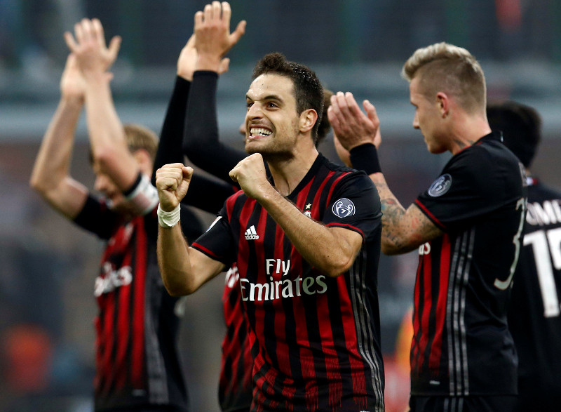 AC Milanu00e2u20acu2122s Giacomo Bonaventura celebrates their win at the end of their Serie A match against Pescara at San Siro stadium, Milan, October 30, 2016. u00e2u20acu201d Reuters pic