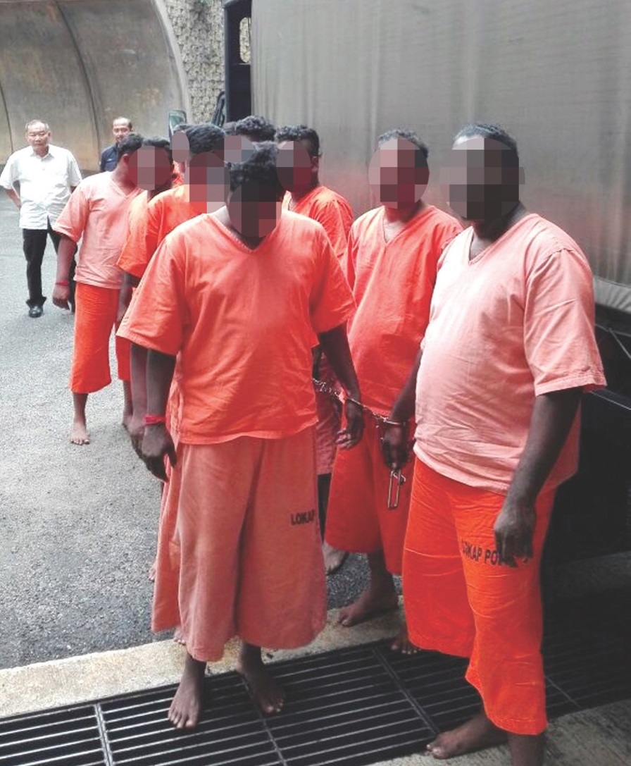 Gang 21 suspects being rounded up in the u00e2u20acu02dcFireflyu00e2u20acu2122 operation. u00e2u20acu2022 Malay Mail pic