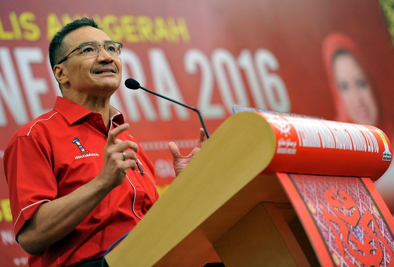 Datuk Seri Hishammuddin Hussein speaking at the 2016 Umno General Assembly in Kuala Lumpur November 29, 2016. u00e2u20acu201d Bernama pic