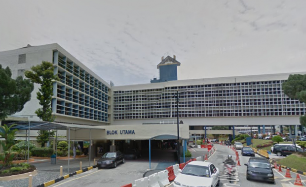 Caj rawatan di hospital kerajaan dilaporkan naik 50 peratus bermula Disember ini. u00e2u20acu201d Paparan skrin Google 