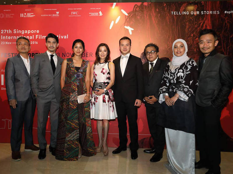 The cast of Malaysian movie u00e2u20acu02dcInterchangeu00e2u20acu2122 with director Dain Iskandar and actress Michelle Yeoh. u00e2u20acu201d CinemaOnline pic