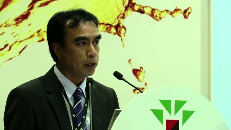 Adnan Zaylani bin Mohamad Zahid, Director, Investment Operation & Finance Market, Bank Negara Malaysia, at the Palm Oil Industry Leadership Forum, 7 September 2015. Published 1 Oct 2015. YouTube