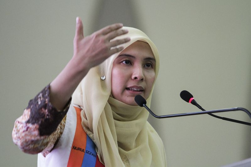 Nurul Izzah Anwar speaks at the Pakatan Harapan Convention in Shah Alam November 12, 2016. u00e2u20acu2022 Picture by Yusof Mat Isa