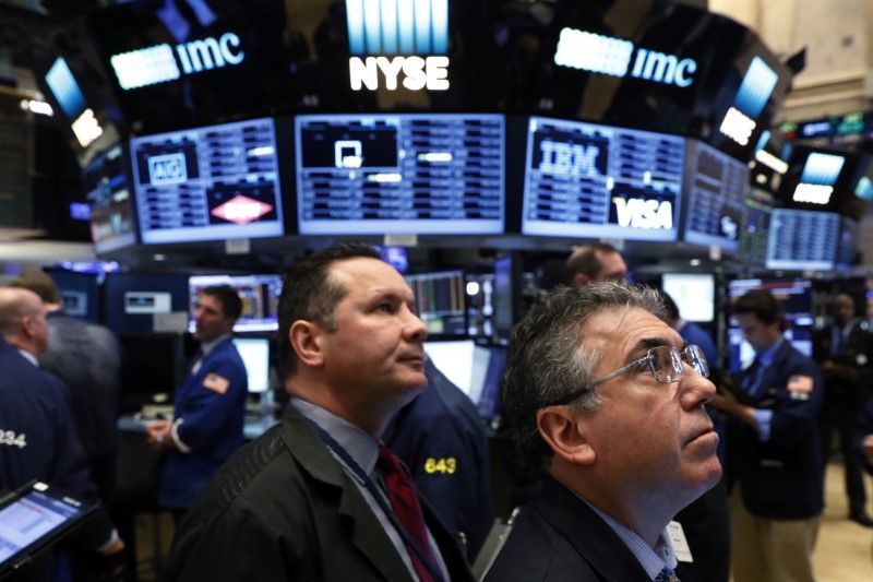 Traders work on the floor of the New York Stock Exchange (NYSE) shortly after the opening bell November 15, 2016. u00e2u20acu201d Reuters pic