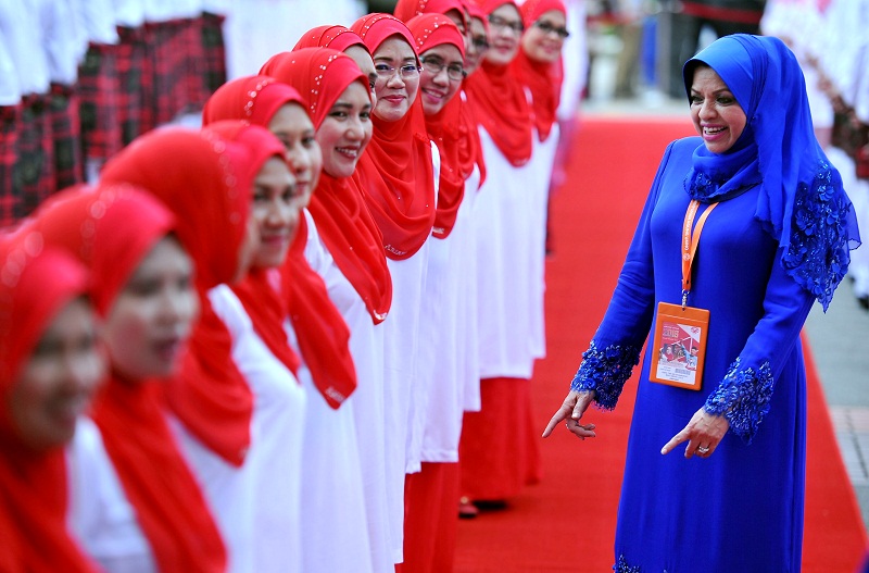 Wanita Umno chief Tan Sri Shahrizat Abdul Jalil arrives at the opening ceremony of the 2016 Umno General Assembly in Kuala Lumpur, December 1, 2016. u00e2u20acu201d Bernama pic