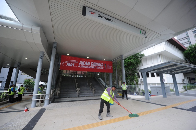 The MRT Semantan station will be operation on Friday. — Picture by Mukhriz Hazim
