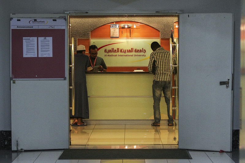 Entrance of the Al-Madinah International University (Mediu) in Shah Alam December 22, 2016. u00e2u20acu201d Picture by Yusof Mat Isa