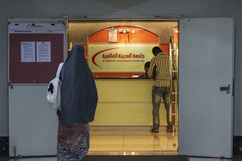 Entrance of the Al-Madinah International University (Mediu) in Shah Alam December 22, 2016. u00e2u20acu201d Picture by Yusof Mat Isa