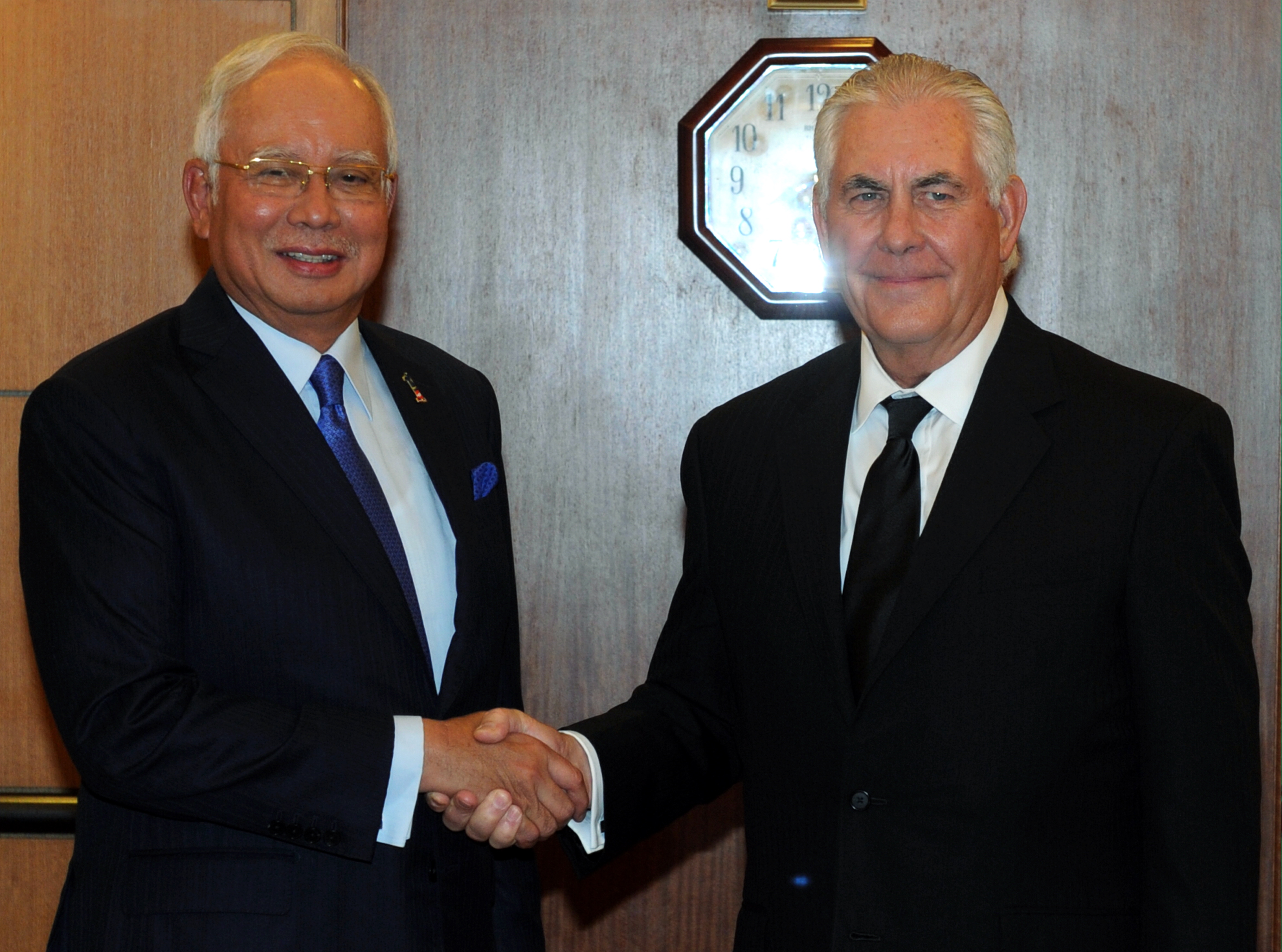 Prime Minister Datuk Seri Najib Razak poses for a picture with US Secretary of State Rex Tillerson in Kuala Lumpur August 8, 2017. u00e2u20acu201d Bernama pic