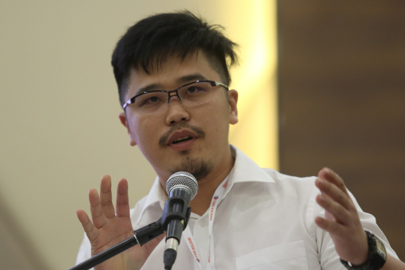 Howard Lee speaks at the DAP National Conference 2016 in Shah Alam December 4, 2016. u00e2u20acu201d Picture by Saw Siow Feng