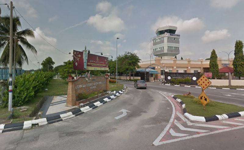 Suspek mengugut bom selepas wartawan membuat liputan ancaman di Lapangan Terbang Sultan Ismail Petra pada Rabu. u00e2u20acu201d Paparan skrin Google