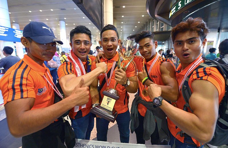 'Team Malaysia' (from left) Engku Mohamad Ikhwan Engku Shamsul, Zulhilmi Nadzeri, Shahrul Aizat Jasri, Sheikh Amirul Adli Sheikh Gadaffi and Zulfadli Nadzeri. u00e2u20acu2022 Bernama pic
