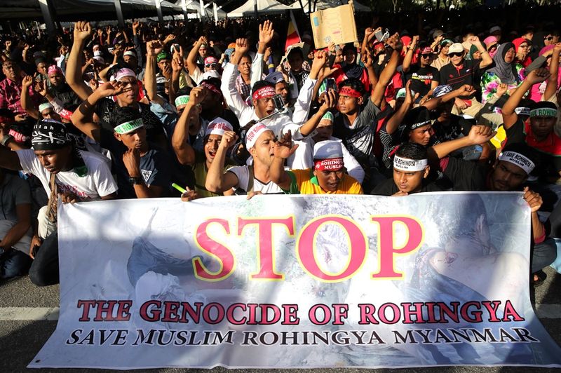 Thousands attend the 'Solidarity for Rohingya' gathering outside the Titiwangsa Stadium, December 4, 2016. u00e2u20acu201d Picture by Choo Choy May