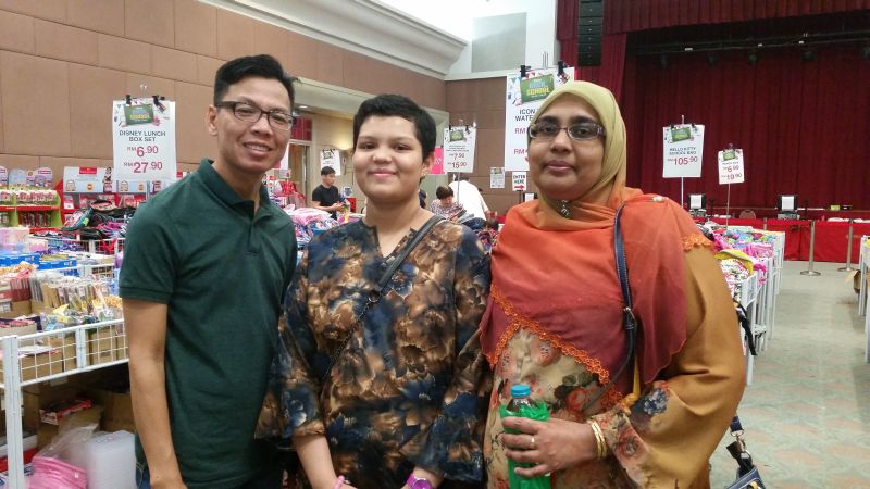 Noorhidayah Abdullah, who spends a maximum of RM400 per year for her child's school supplies, said many fly in from Sabah and Sarawak to buy items at a cheaper price in KL.