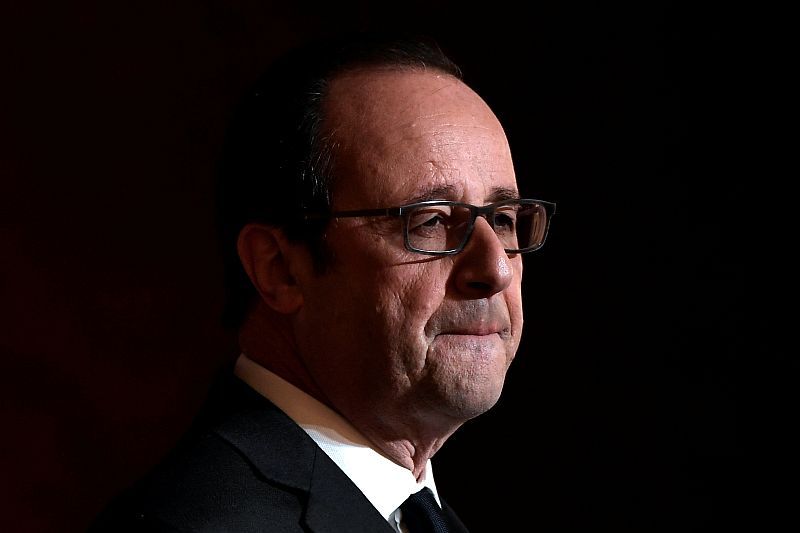 French President Francois Hollande delivers a speech after awarding Olympic and Paralympic athletes the Legion of Honour (Legion d'Honneur) at the Elysee Palace in Paris December 1, 2016. u00e2u20acu2022 Reuters pic