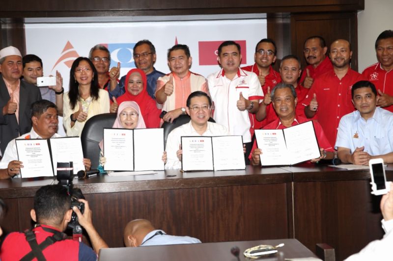Pakatan Harapan and Parti Pribumi Bersatu Malaysia have signed an agreement to form an electoral pact for the upcoming elections. u00e2u20acu2022 Picture by Choo Choy May