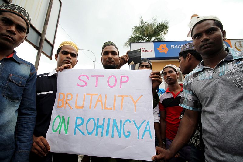 About 200 Muslims gathered in the compound of the Sultan Idris Shah II Mosque in Kuala Kangsar to protest the oppression of the Rohingya ethnic minority in Myanmar, December 2, 2016. u00e2u20acu2022 Bernama pic  
