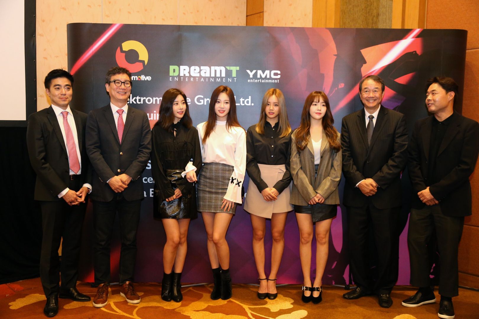 Korean girl group Girl's Day with executives from Elektromotive Group, Dream T Entertainment and YMC Entertainment. u00e2u20acu201d TODAY pic
