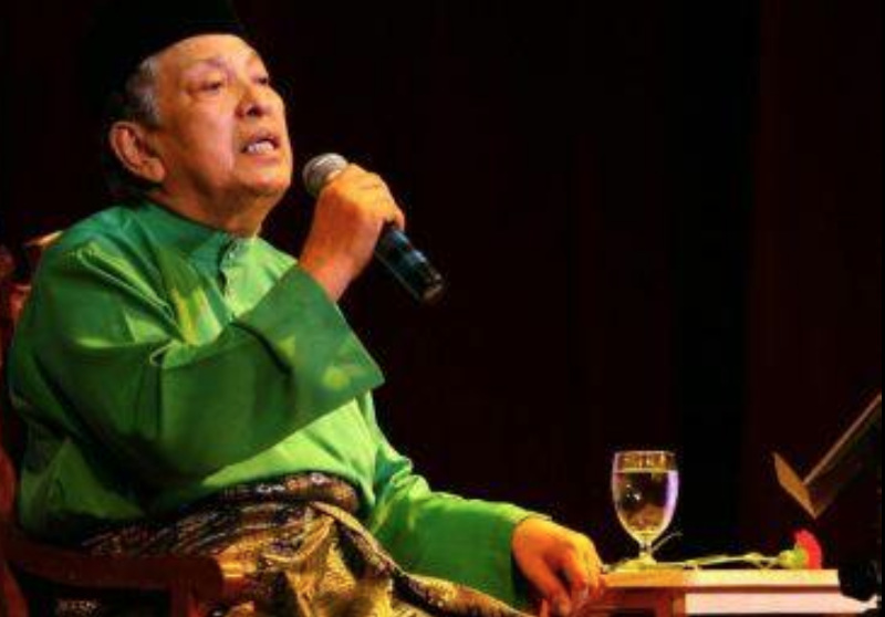 The late Tan Sri SM Salim is hailed as a person who has made a major contribution to the country through the arts and broadcasting all his life.  u00e2u20acu201d Picture courtesy of Facebook/Biduan Tan Sri Dato Dr SM Salim