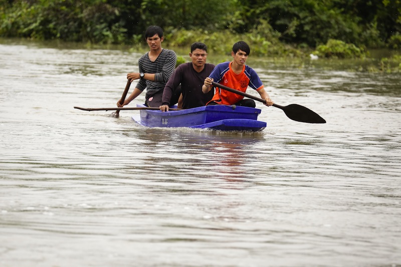 Rescue workers search for two missing boys who went missing during a flash flood in the southern Thai province of Pattani, on December 6, 2016. u00e2u20acu201d AFP pic