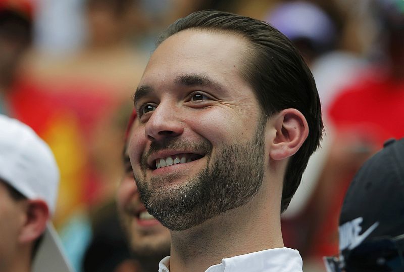 Alexis Ohanian, fiance of Serena Williams, looks on during her Women's singles first round match against Switzerland's Belinda Bencic, January 17, 2017. u00e2u20acu2022 Reuters pic