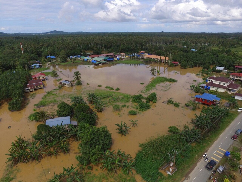 Low lying areas in Sabahu00e2u20acu2122s northern district of Pitas remain submerged although water levels are receding u00e2u20acu201d picture courtesy of Sabah Civil Defence Department