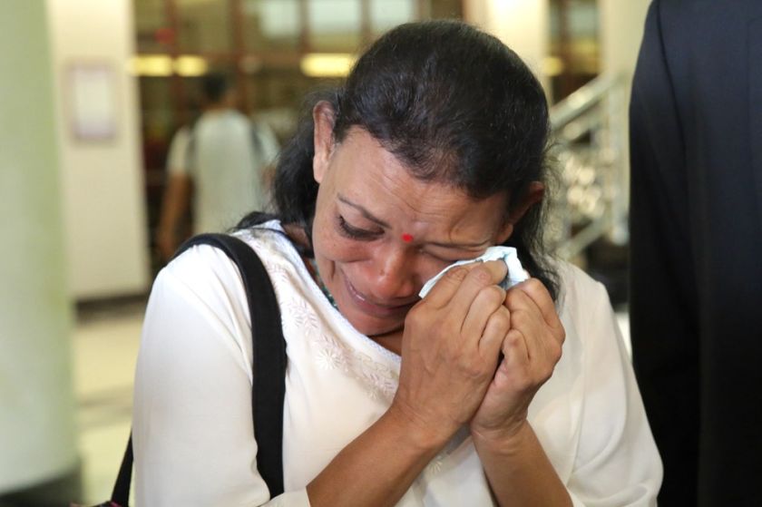 Prabagaran Srivijayanu00e2u20acu2122s mother Eswary Vengatasamy cries at the Duta court in Kuala Lumpur January 16, 2017. u00e2u20acu201d Picture by Choo Choy May