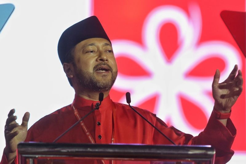 PPBM deputy president Datuk Seri Mukhriz Mahathir speaking at Stadium Malawati, Shah Alam, January 14, 2017. — Picture by Saw Siow Feng