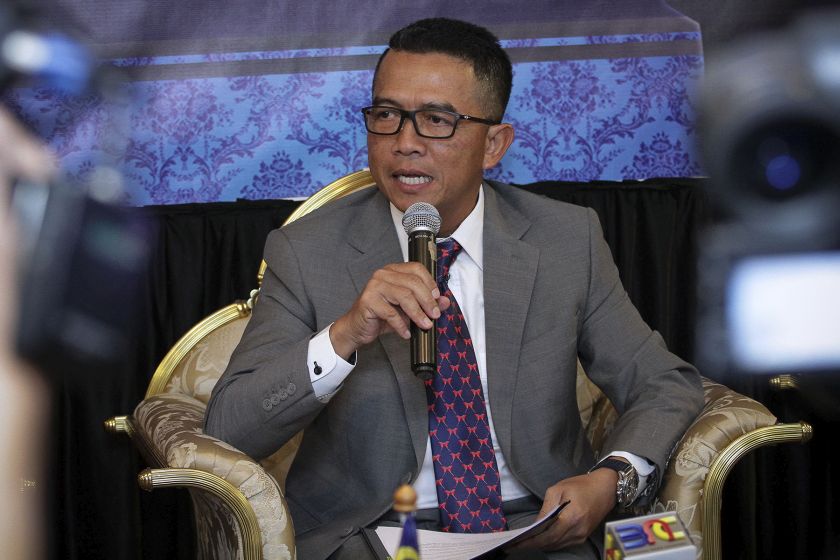 Datuk Mohd Nizom Sairi speaks during a press conference in Kuala Lumpur January 16, 2017. u00e2u20acu201d Picture by Yusof Mat Isann