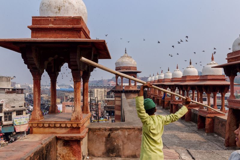 A boy plays at the Jama Masjid in Agra October 28, 2016. Streets near the Taj Mahal have been repaved and the Agra Pavilion will host more than a dozen vendors and restaurants. ― Picture by Poras Chaudhary/The New York Times