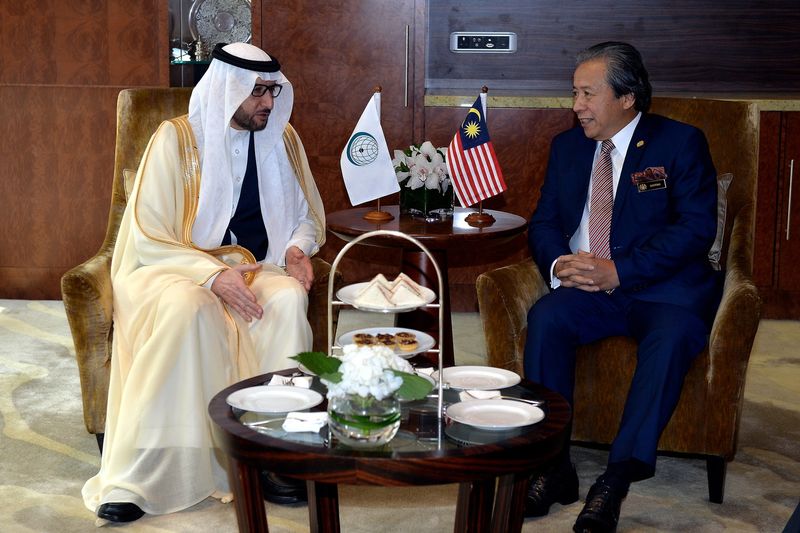 Foreign Minister Datuk Seri Anifah Aman (right) meeting OIC Secretary-General Dr Yousef Othaimeen in conjunction with the Extraordinary Session of the OIC Council of Foreign Ministers on the Situation of The Rohingya Muslim Minority in Myanmar, Kuala Lump