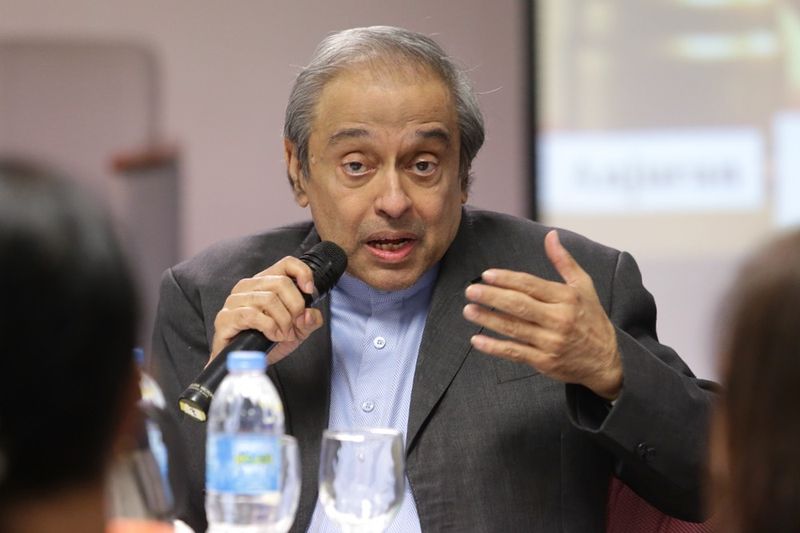 Chandra Muzaffar and six others kick off a campaign on January 23, 2017 in IIM, Kuala Lumpur to promote their initiative for the Rukun Negara to be made the preamble to the Constitution. u00e2u20acu201d Picture by Choo Choy May