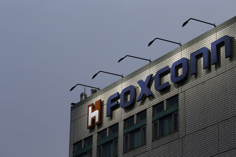Taiwan's Foxconn has filed requests to reopen factories with Chinese authorities, the source said, adding that a full resumption was not possible until late February due to various travel restrictions imposed to curb the virus.. ― Reuters pic
