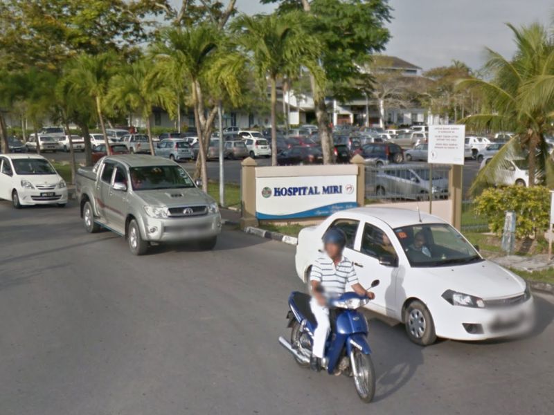Pemeriksaan di Hospital Miri, Sarawak mendapati pelajar 16 tahun patah tulang kaki kiri terjun dari kereta yang sedang bergerak. u00e2u20acu201d Paparan skrin Google