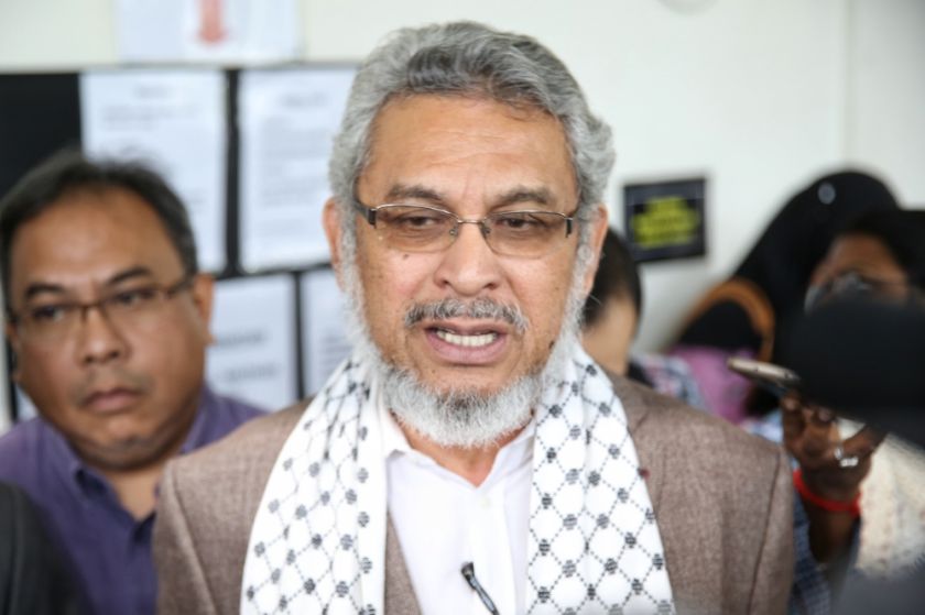 Khalid Samad speaks to members of the press after being fined RM2,900 by the Klang Lower Shariah Court for teaching Islam without credentials, January 19, 2017. u00e2u20acu201d Picture by Saw Siow Feng