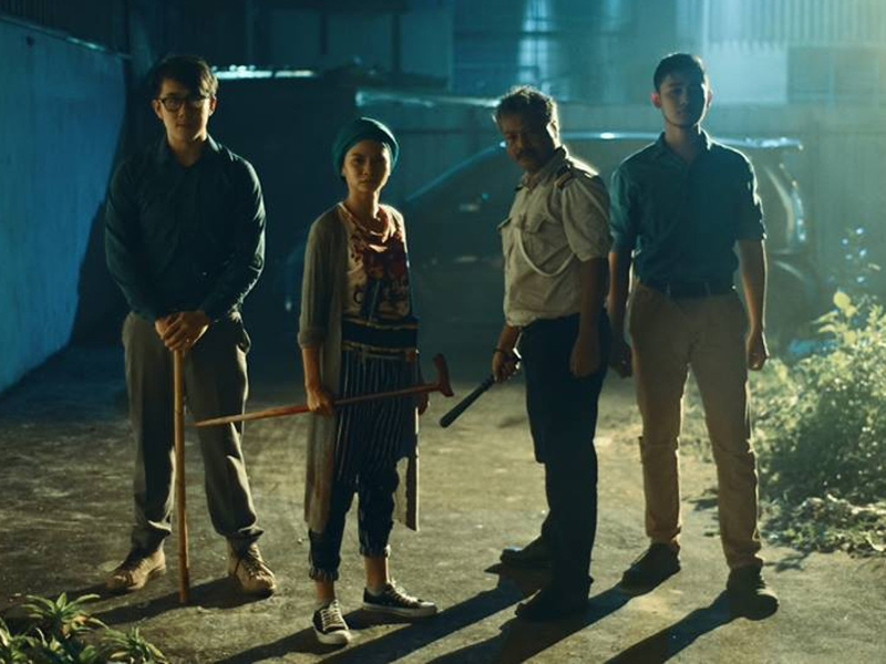 These people are ready to fight off some zombies in u00e2u20acu02dcKL24: Zombiesu00e2u20acu2122. u00e2u20acu201d Picture by Cinema Online